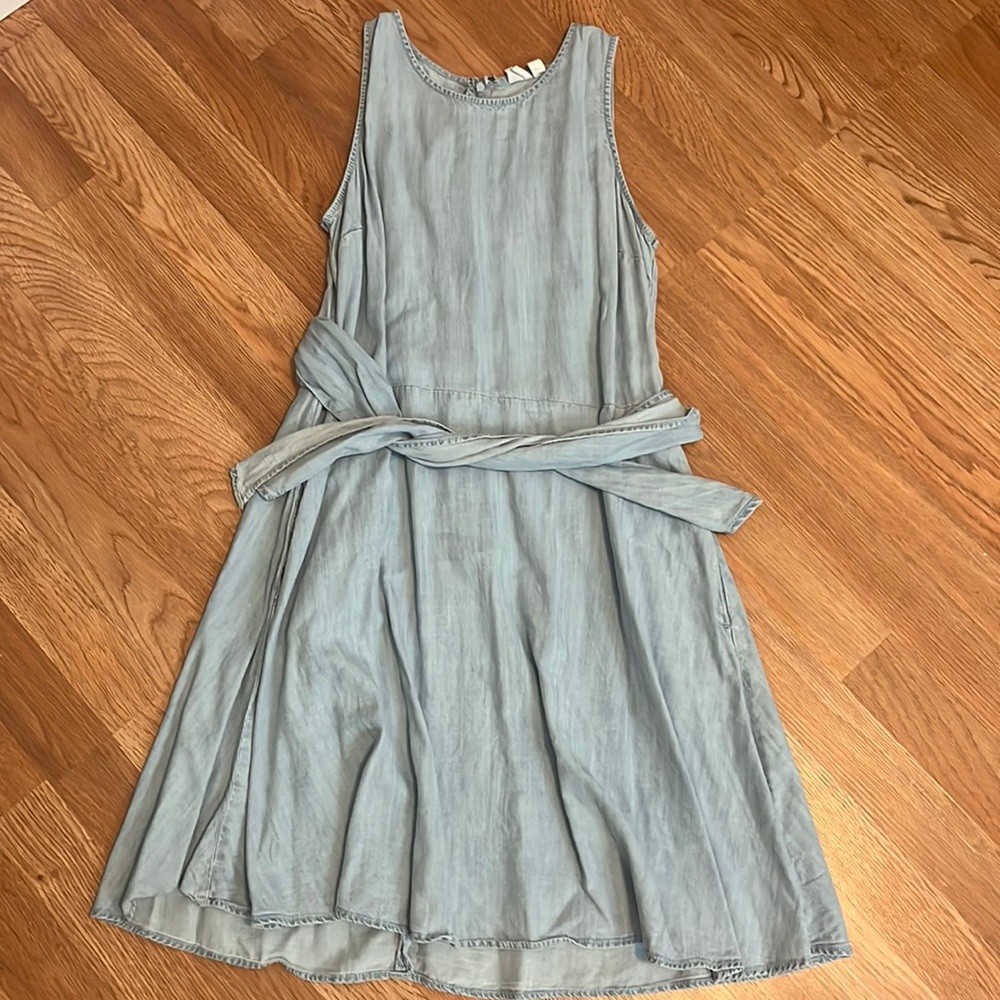 Gap chambray tie waist dress